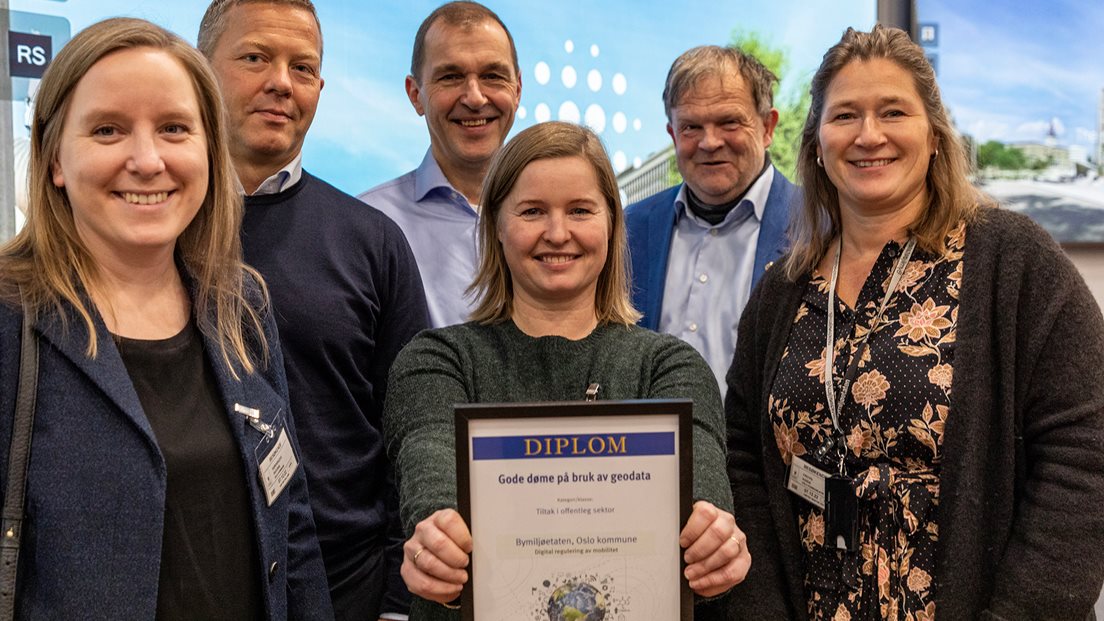 Tilsette frå Bymiljøetaten i Oslo kommune med Gode døme-prisen.