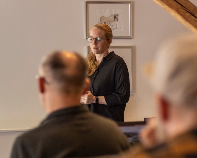 Veiplanlegger og hydrolog Bjørg Lirhus Ree fra Voss Herad under FGU-møte i Vestland. (Foto: Iver Daaland Åse)
