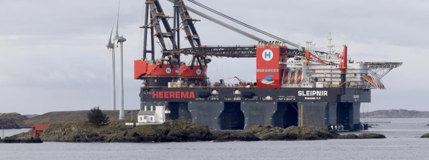verdens største løftefartøy Sleipnir ligger til kai i Haugesund. Foto: Haugesunds Avis