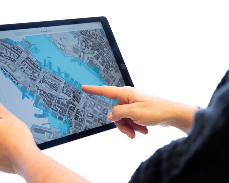 The web tool Se havnivå i kart shown on an Ipad. Photo.