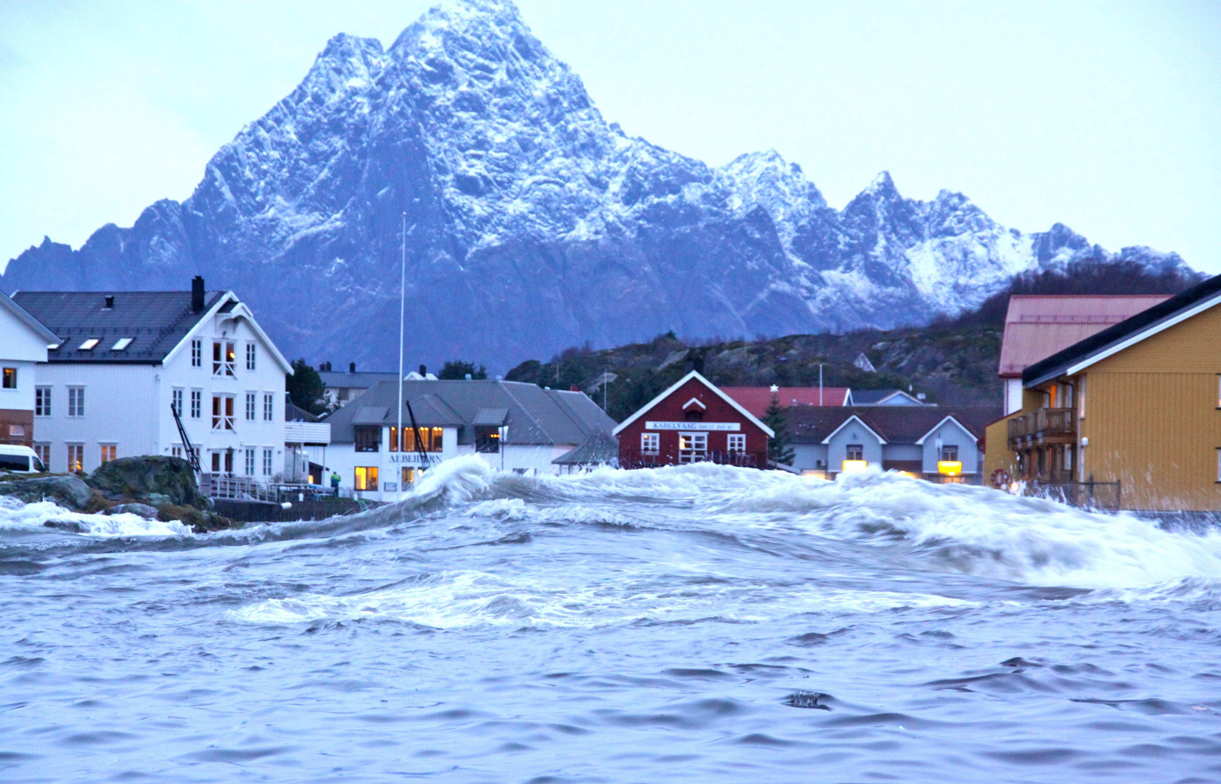 Storm surge in Kabelvåg town square in Lofoten when Hurricane Berit struck in November 2011. Photo.